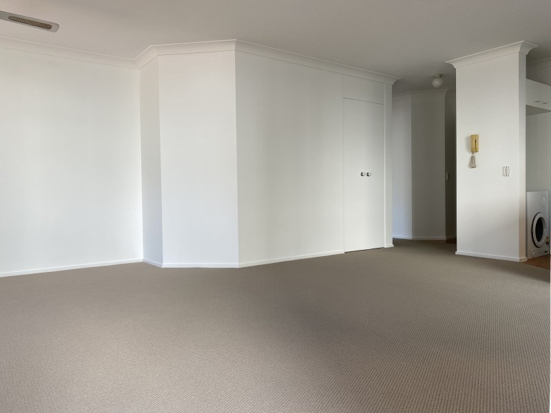 12 Lloyd Street, Southport QLD 4215