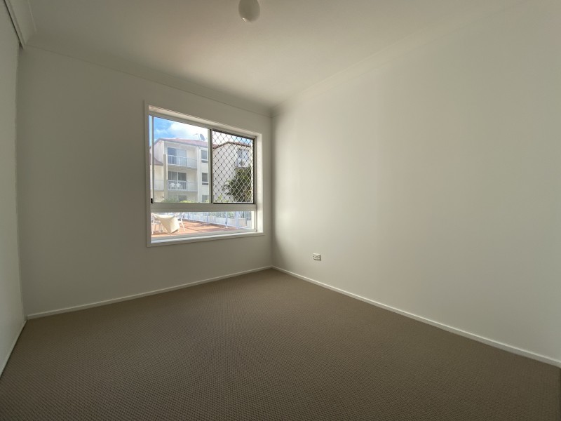 12 Lloyd Street, Southport QLD 4215