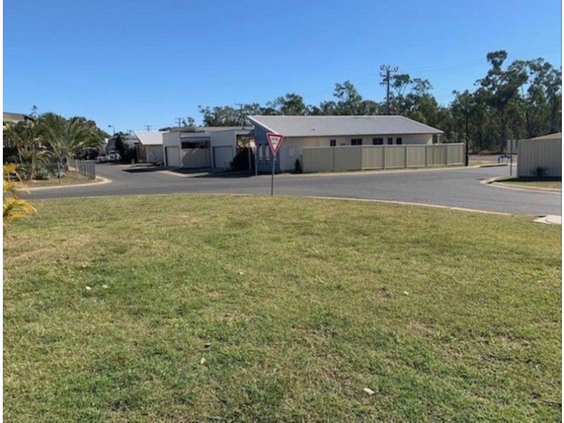 4/73 Centenary Drive North, Middlemount QLD 4746