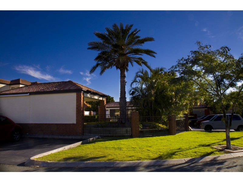 4 Prudence Ct, Carina QLD 4152