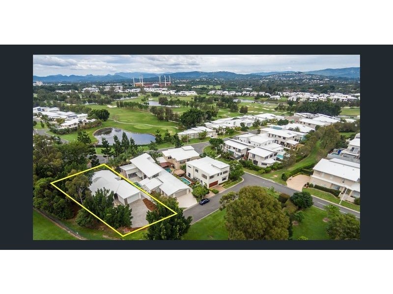 6017 Vista Drive, Benowa Waters QLD 4217