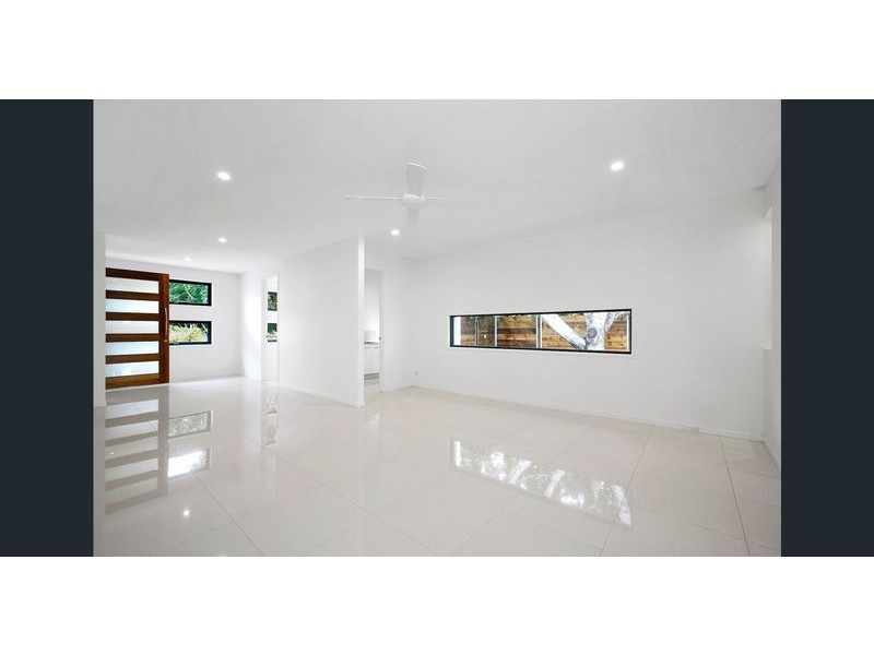 6017 Vista Drive, Benowa Waters QLD 4217