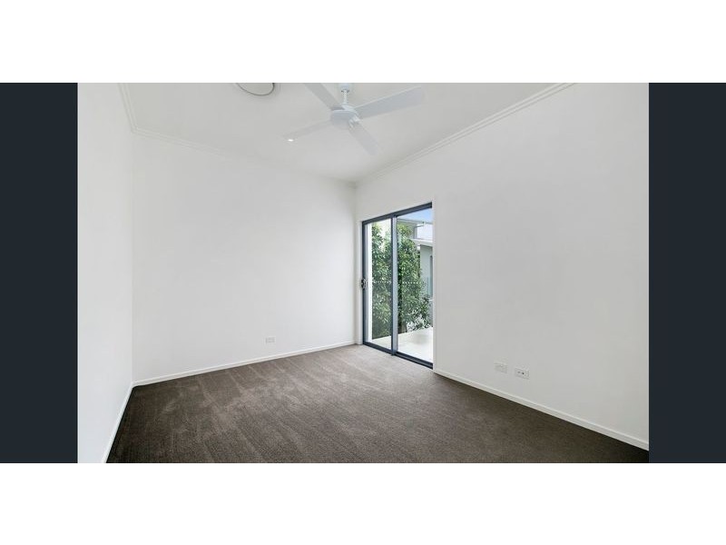 6017 Vista Drive, Benowa Waters QLD 4217