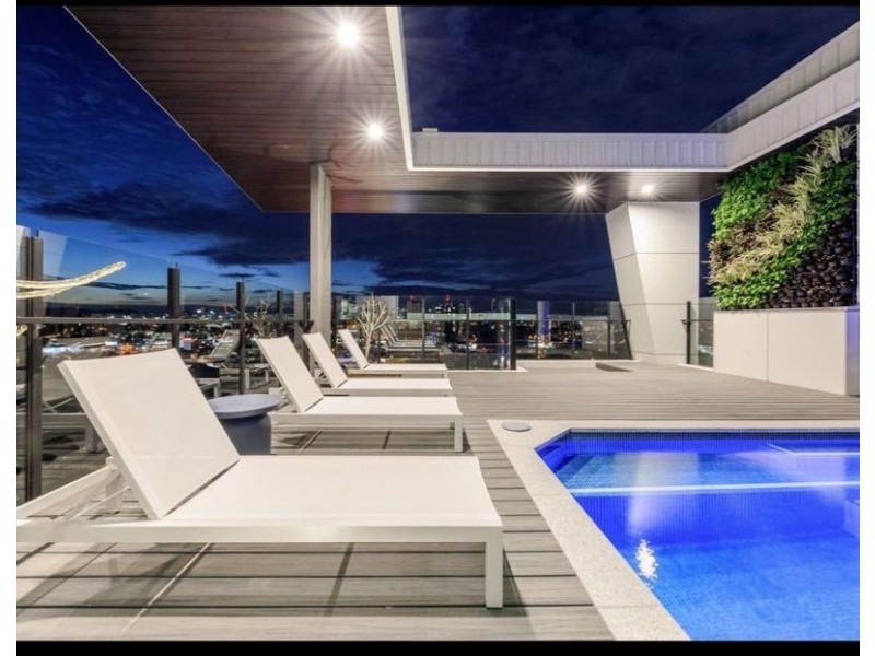 201/17 Deshon street, Woolloongabba QLD 4102