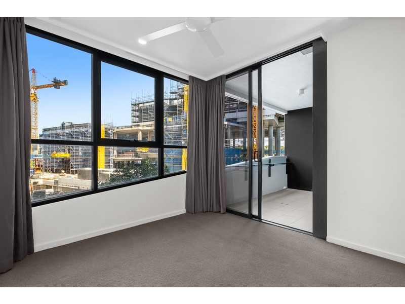 201/17 Deshon street, Woolloongabba QLD 4102
