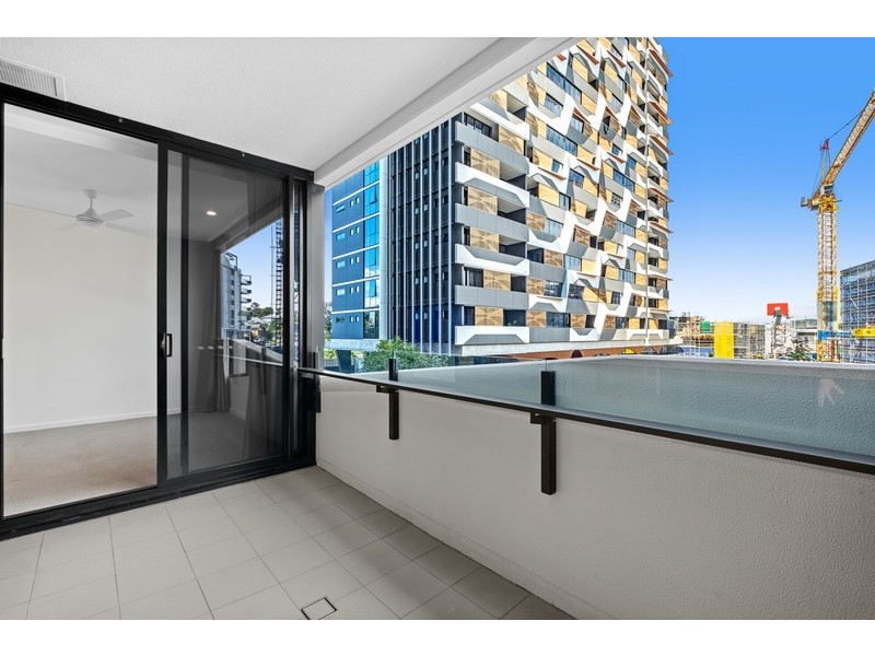 201/17 Deshon street, Woolloongabba QLD 4102