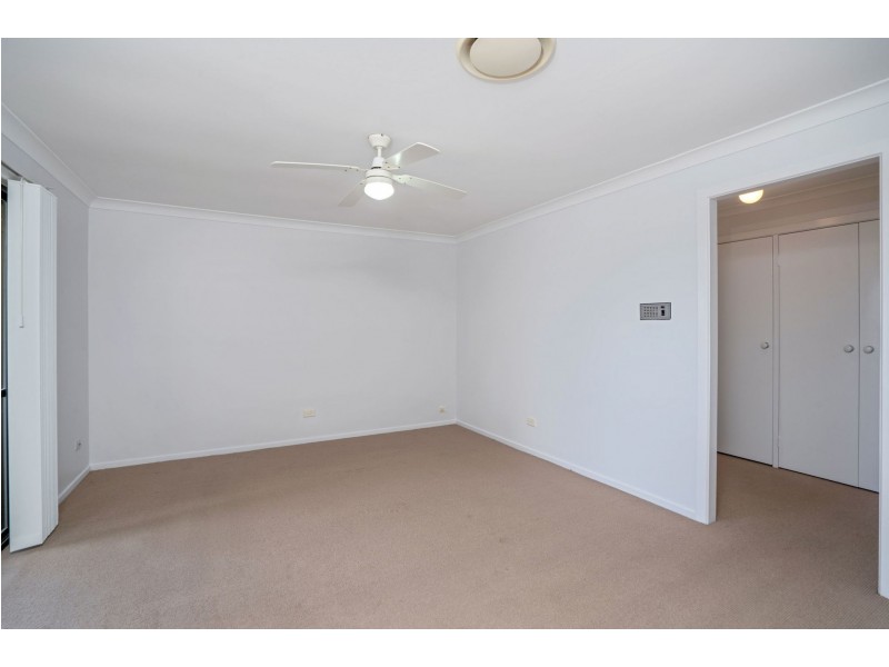 8a/212 Central Street, Labrador QLD 4215