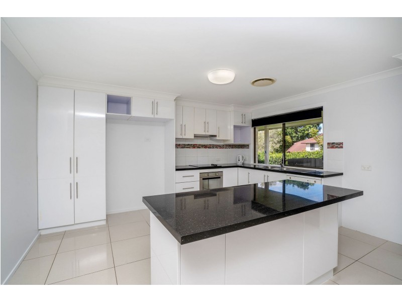 8a/212 Central Street, Labrador QLD 4215