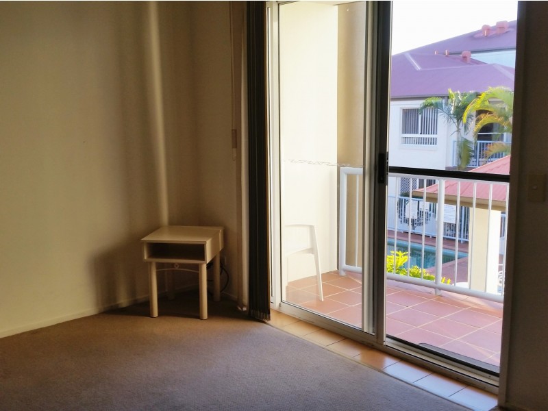 16 Lloyd Street, Southport QLD 4215