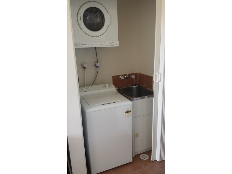 16 Lloyd Street, Southport QLD 4215