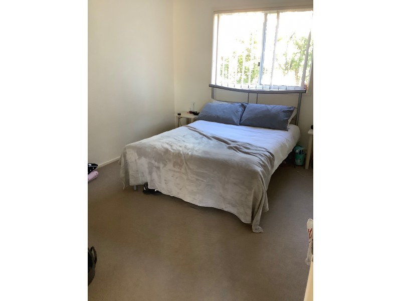 16 Lloyd Street, Southport QLD 4215