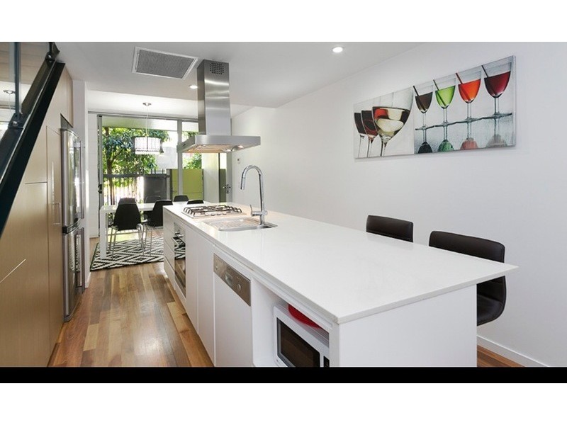 4w/28 Cordelia St, South Brisbane QLD 4101