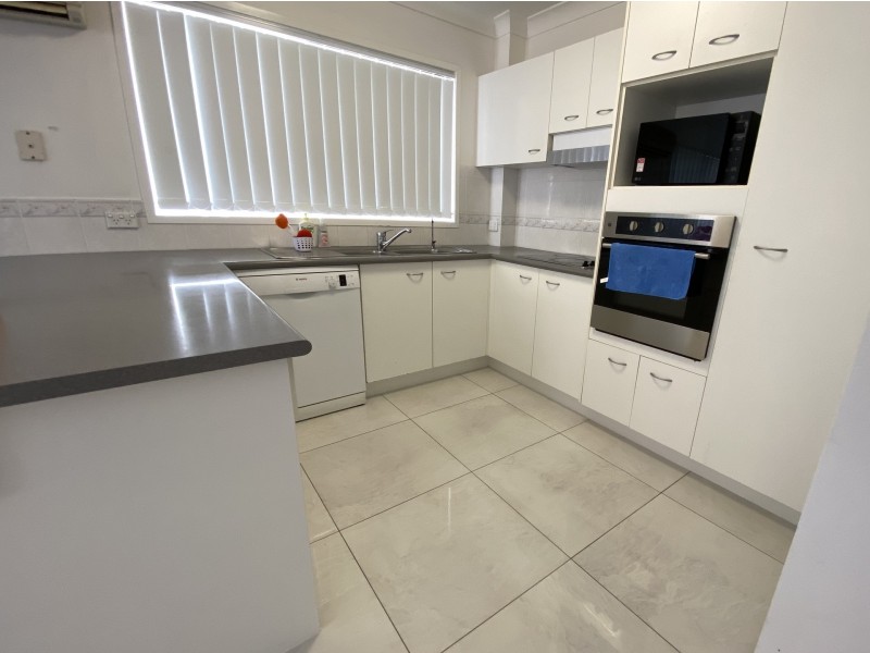 12 Lloyd Street, Southport QLD 4215