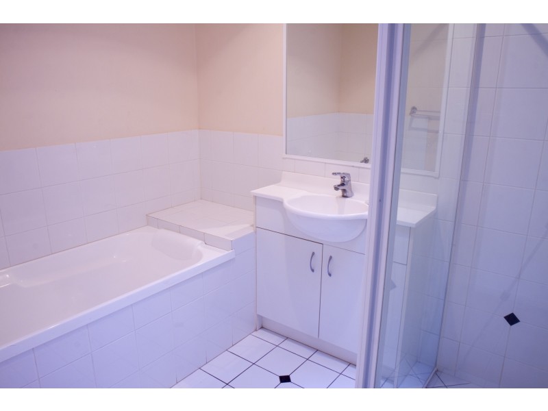 4/2 Prudence Court, Carina QLD 4152