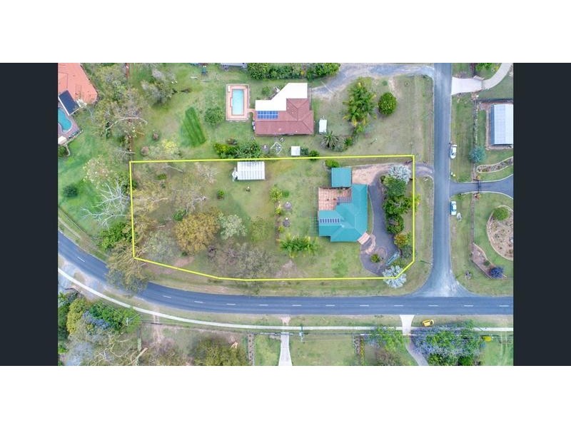 2 Saxby Court, Park Ridge South QLD 4125