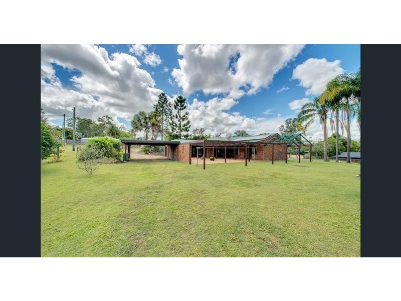 2 Saxby Court, Park Ridge South QLD 4125