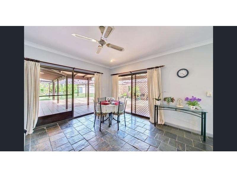 2 Saxby Court, Park Ridge South QLD 4125