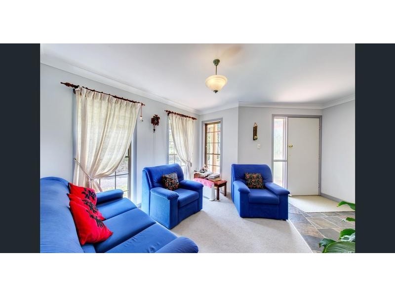 2 Saxby Court, Park Ridge South QLD 4125