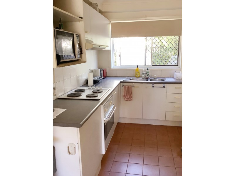 16 Lloyd Street, Southport QLD 4215