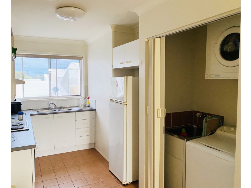 16 Lloyd Street, Southport QLD 4215