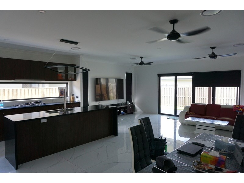 39 Forest Court, Helensvale QLD 4212