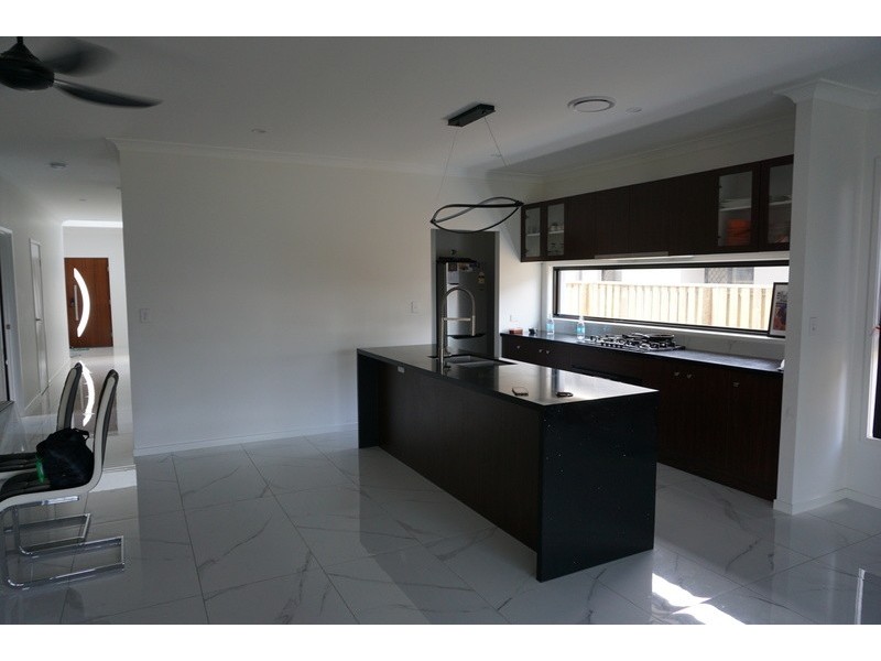39 Forest Court, Helensvale QLD 4212