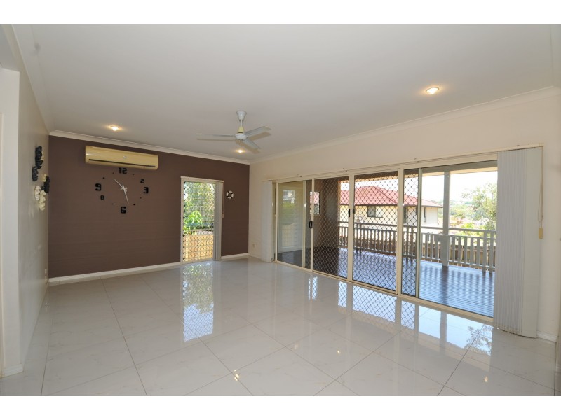 18 Sakarben Street, Eight Mile Plains QLD 4113