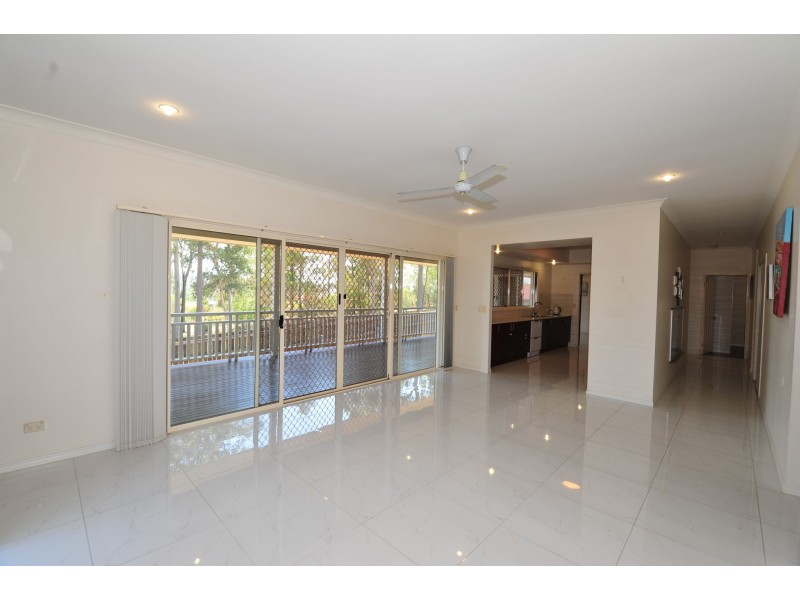 18 Sakarben Street, Eight Mile Plains QLD 4113