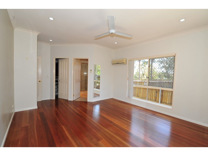 18 Sakarben Street, Eight Mile Plains QLD 4113