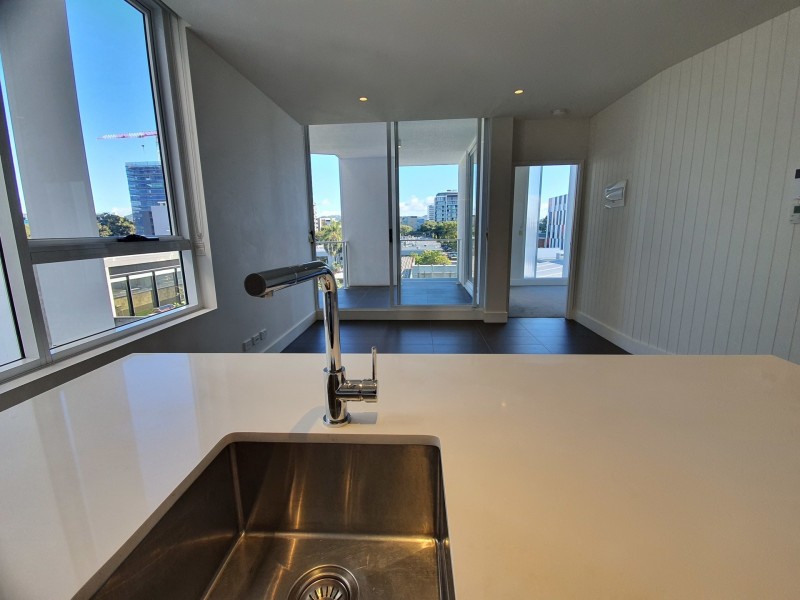 212/8 Bank Street, West End QLD 4101