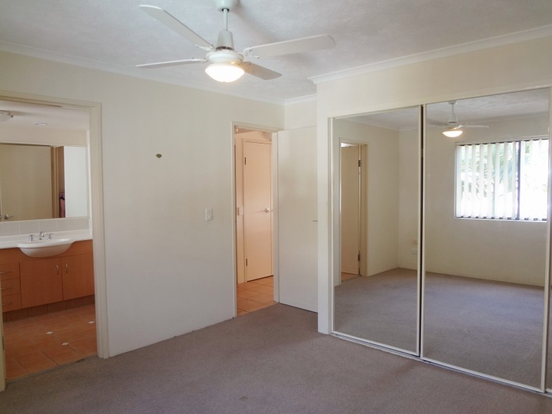 8-10 Lloyd Street, Southport QLD 4215