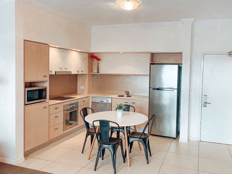 42/19 Lake Street, Varsity Lakes QLD 4227