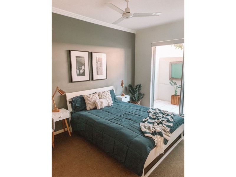 42/19 Lake Street, Varsity Lakes QLD 4227