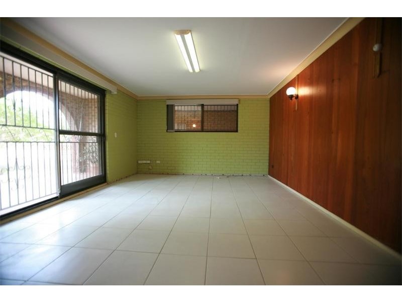 37 Veta Street, Robertson QLD 4109