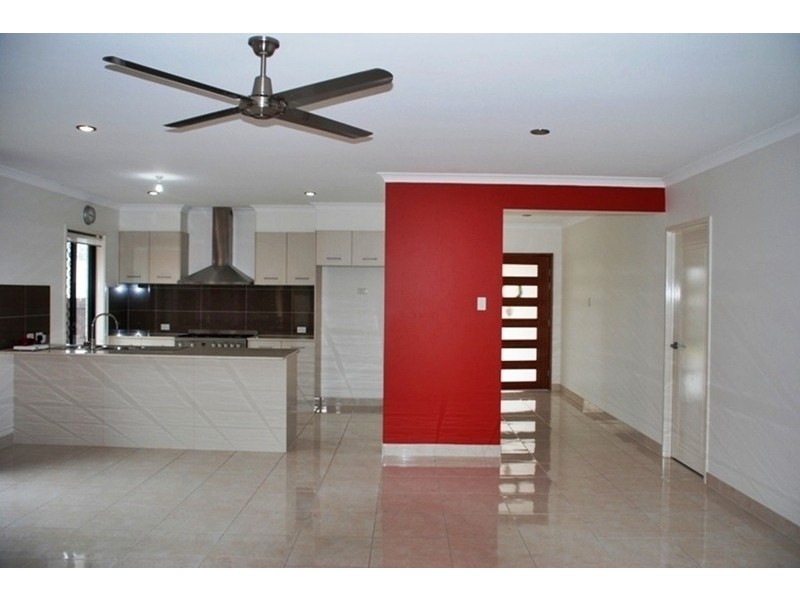 13 Dily St, Hillcrest QLD 4118
