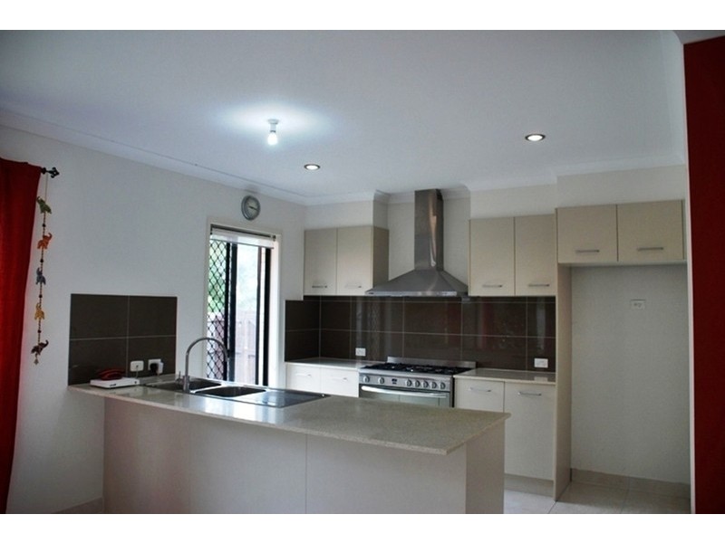 13 Dily St, Hillcrest QLD 4118