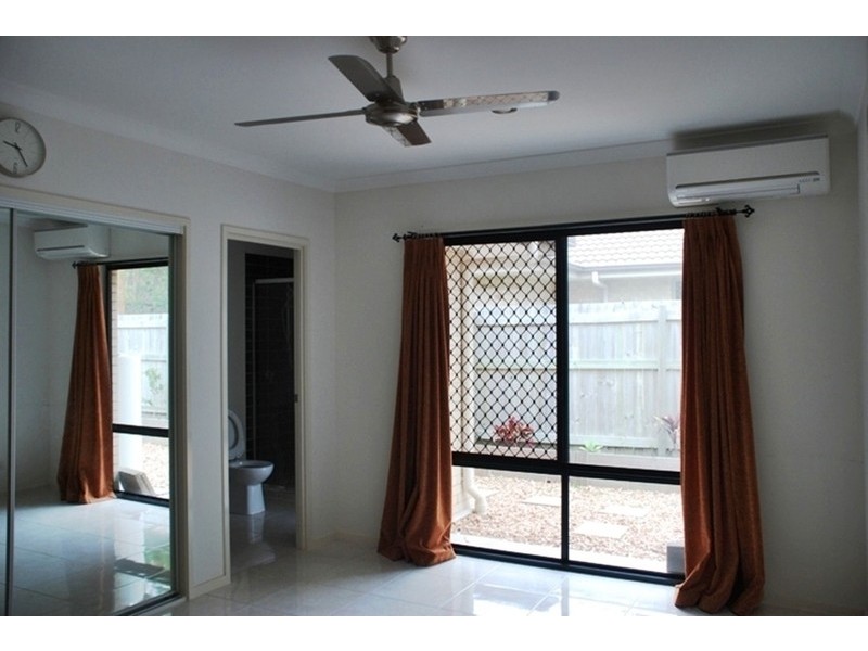 13 Dily St, Hillcrest QLD 4118