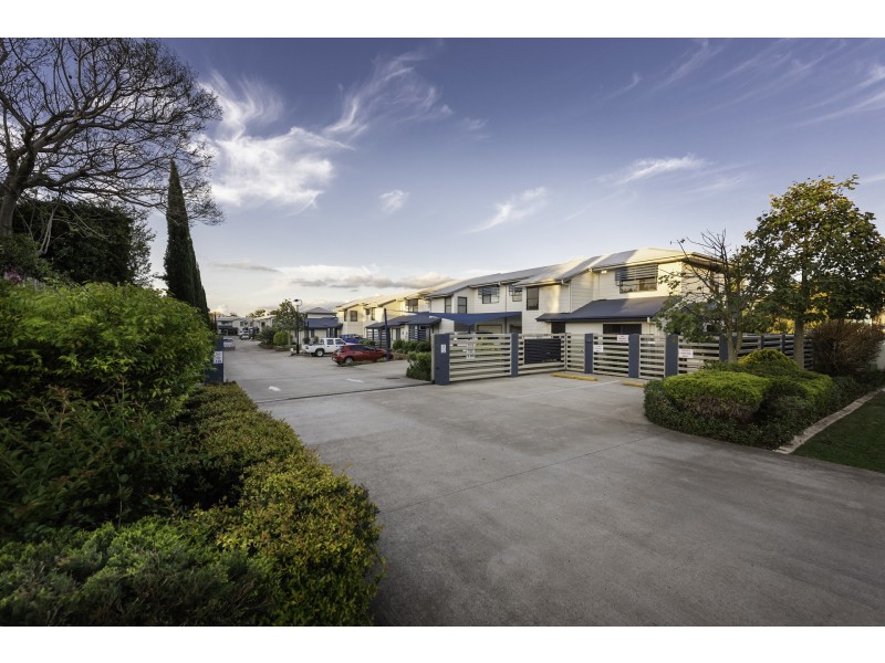 Kearneys Spring QLD 4350