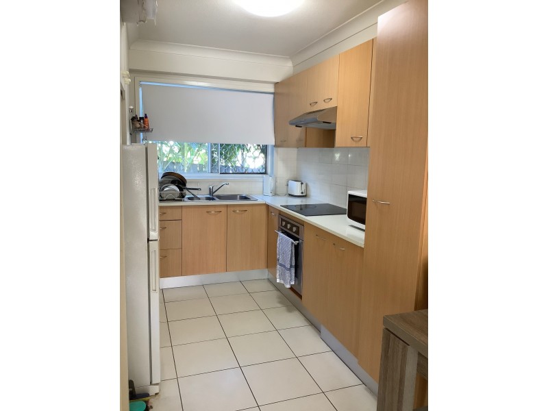 16-18 Lloyd Street, Southport QLD 4215