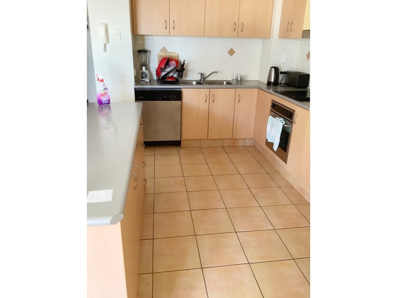 8-10 Lloyd Street, Southport QLD 4215