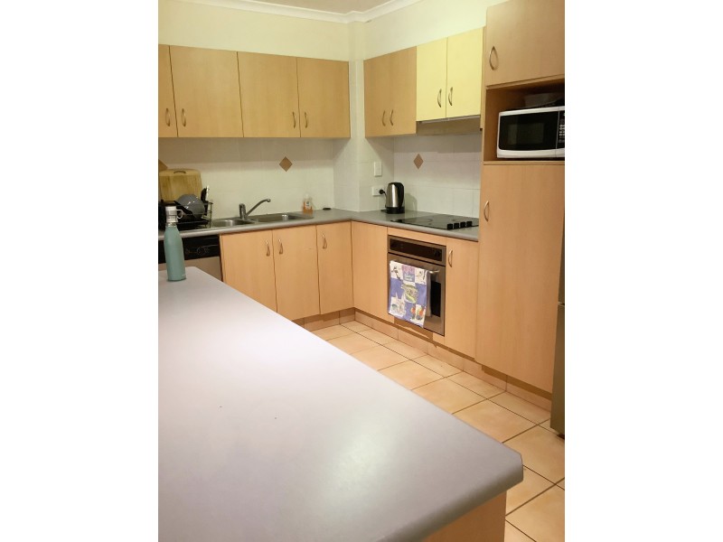 8-10 Lloyd Street, Southport QLD 4215