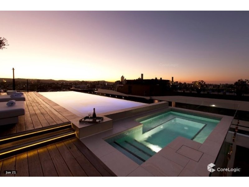 205/19 Deshon street, Woolloongabba QLD 4102