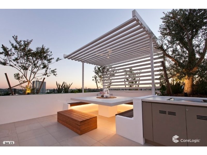 205/19 Deshon street, Woolloongabba QLD 4102