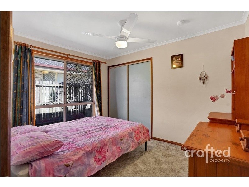 27 Gingko Cres, Regents Park QLD 4118