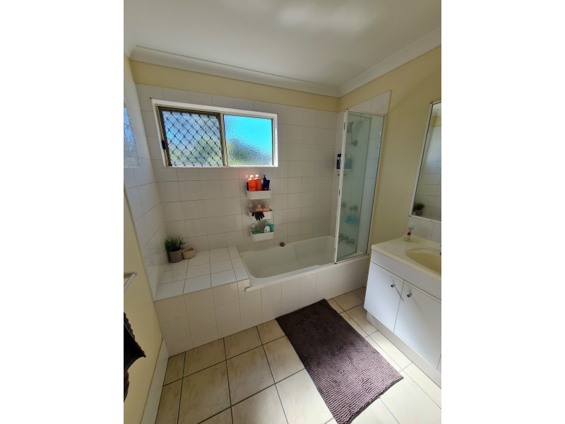 9 Amazons Place, Sinnamon Park QLD 4073