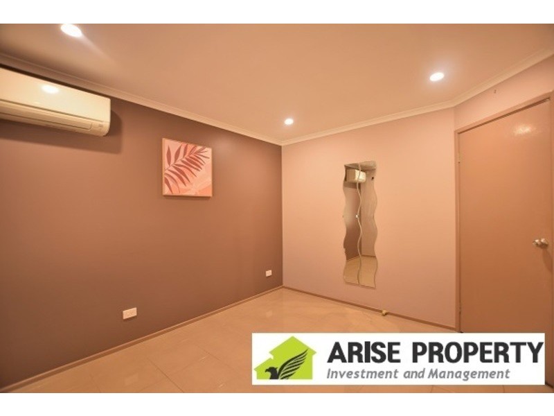 10 Poinciana Pl, Eight Mile Plains QLD 4113