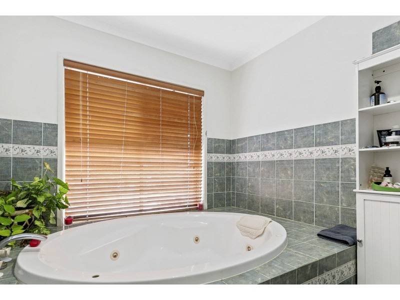 405 Kessels Road, Robertson QLD 4109