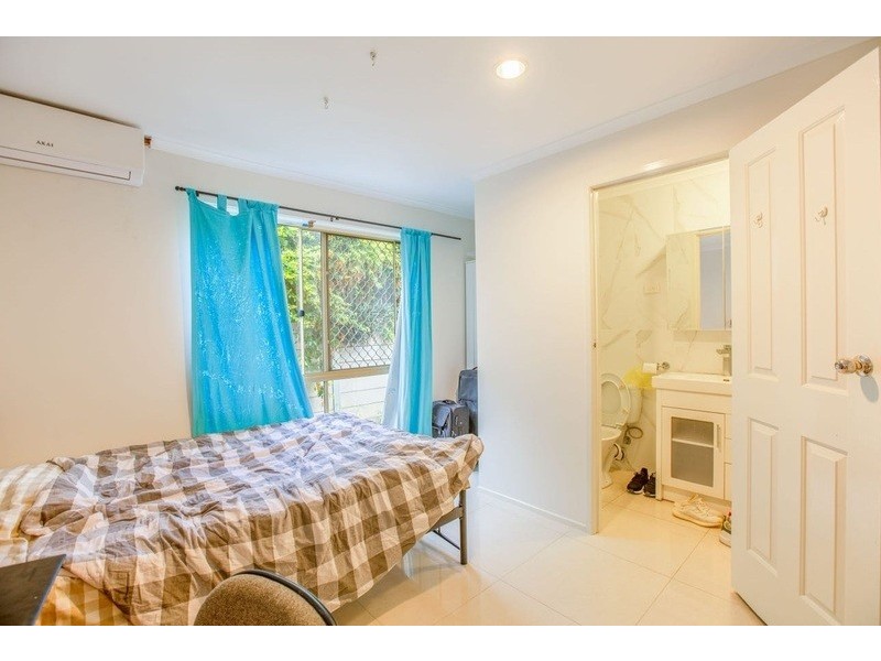 405 Kessels Road, Robertson QLD 4109