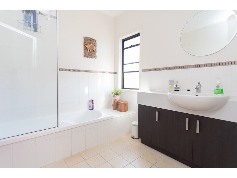 1/25 Abell Road, Cannonvale QLD 4802
