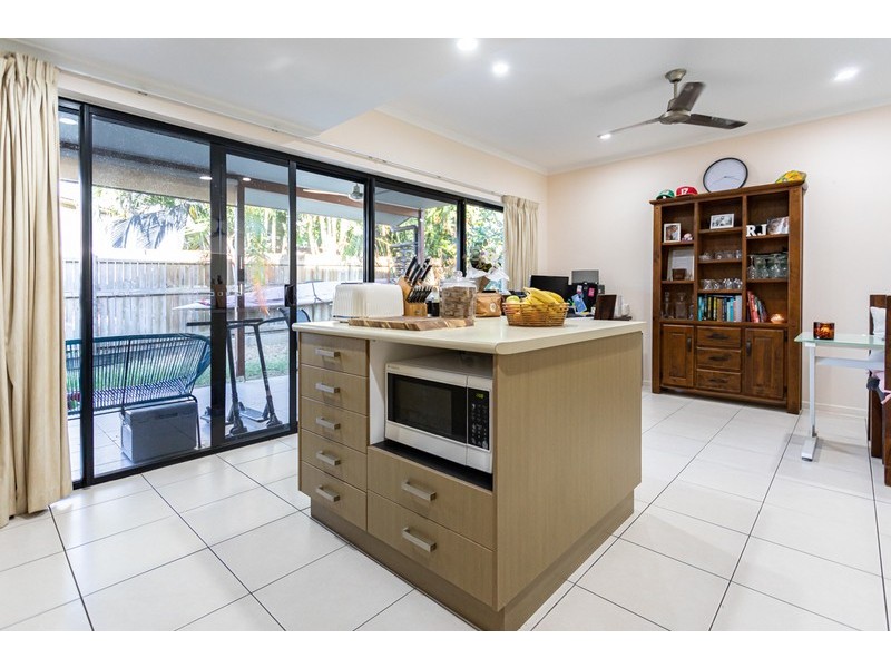 21/25 Abell Road, Cannonvale QLD 4802